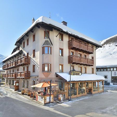 Hotel Compagnoni Livigno Bagian luar foto